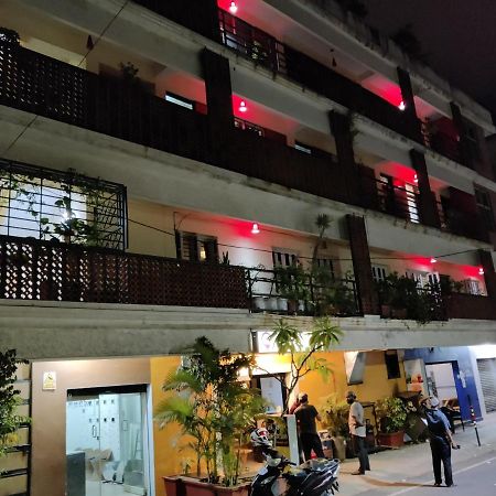 Fernandes Complex Hotel Бангалор Екстериор снимка