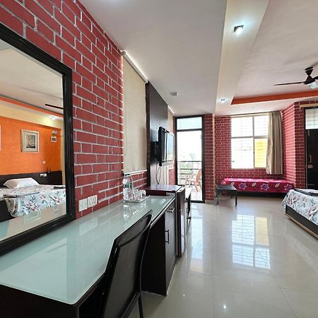 Fernandes Complex Hotel Бангалор Екстериор снимка