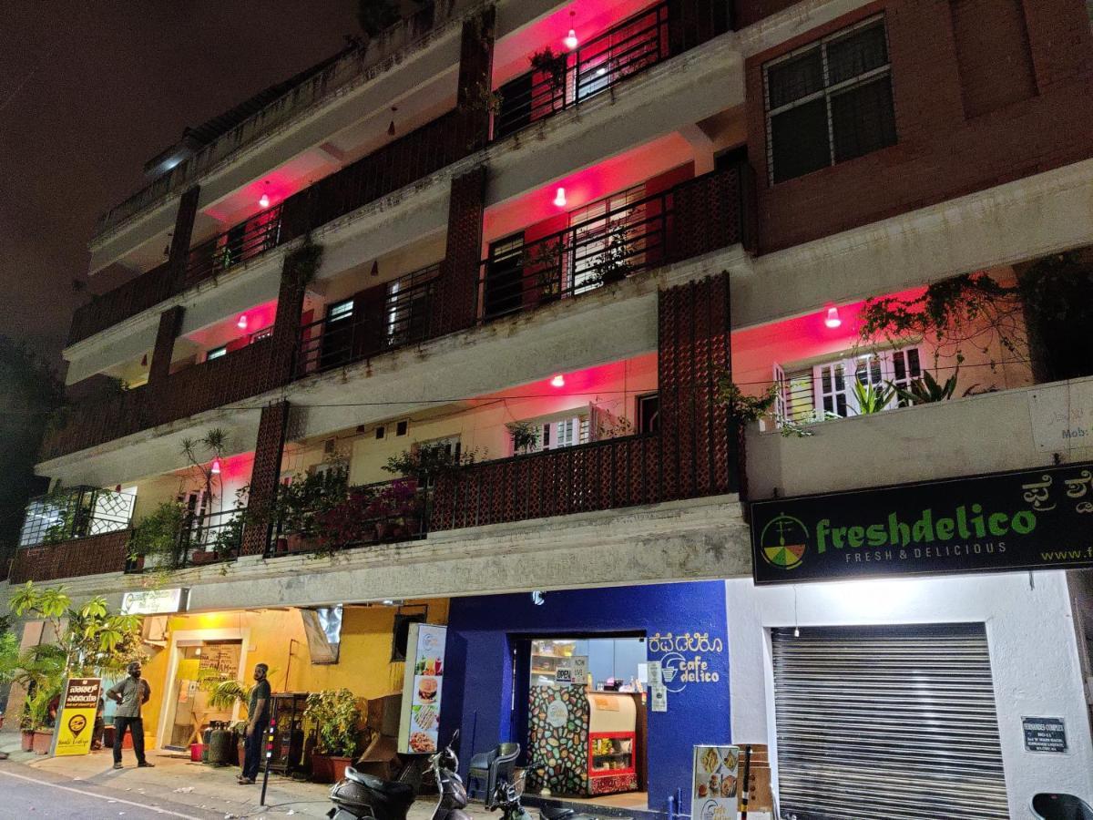 Fernandes Complex Hotel Бангалор Екстериор снимка